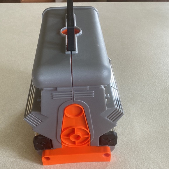 1999 Mattel Hot Wheels V-8 Engine Sto & Go 24 car carrying case with handle - Picture 4 of 10